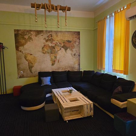 Spacious Tuzlaks Apartments Sarajevo Ferhadija Buitenkant foto