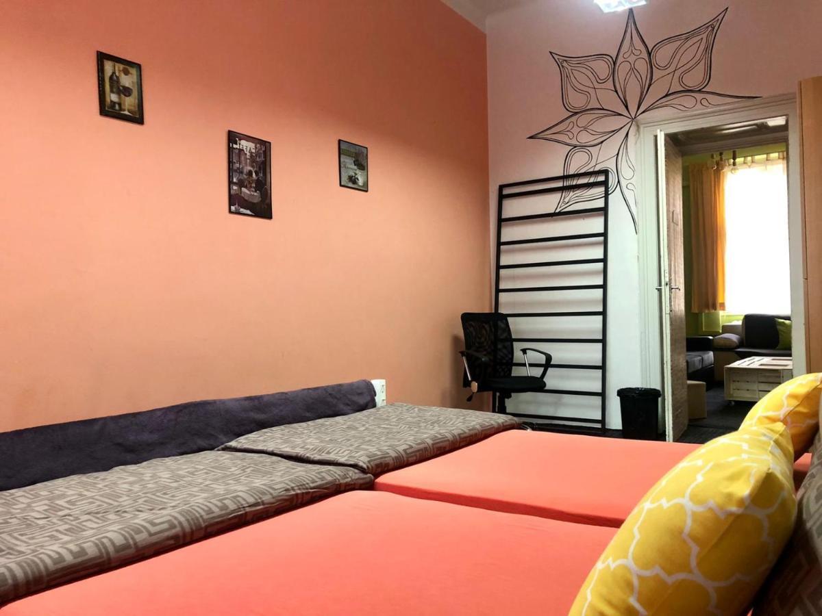 Spacious Tuzlaks Apartments Sarajevo Ferhadija Buitenkant foto
