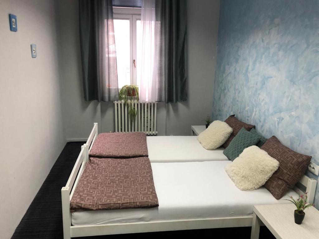 Spacious Tuzlaks Apartments Sarajevo Ferhadija Buitenkant foto