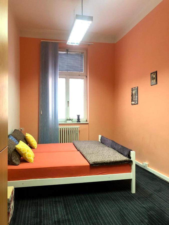 Spacious Tuzlaks Apartments Sarajevo Ferhadija Buitenkant foto