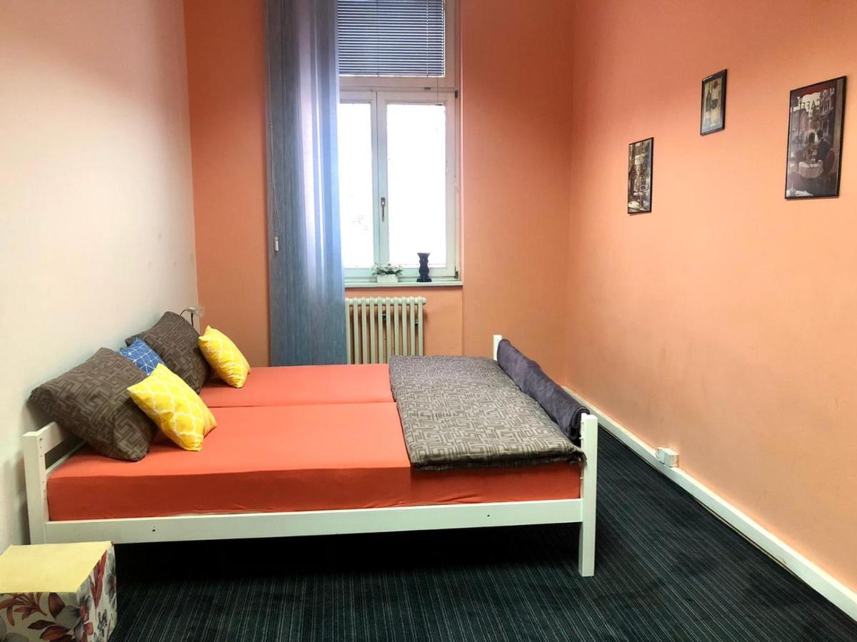 Spacious Tuzlaks Apartments Sarajevo Ferhadija Buitenkant foto